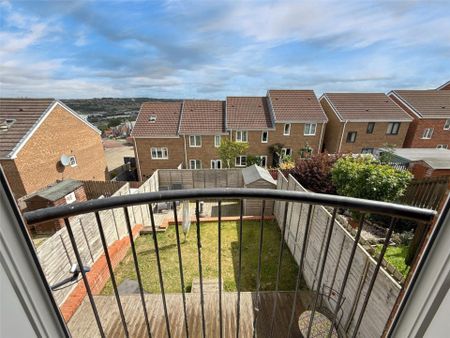 Betsey Place, Blaydon-On-Tyne, NE21 - Photo 2