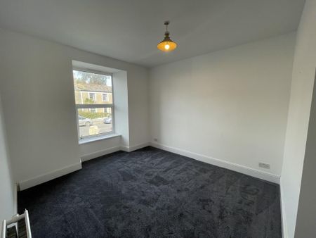 1 bedroom ground floor flat to rent - Photo 2