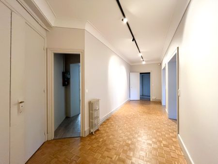 T5 de 168 m² – grand séjour avec parquet – Quartier Grammont - Photo 3