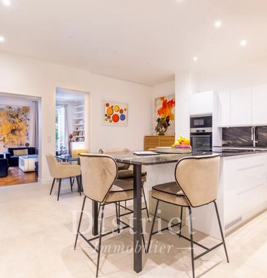 Appartement • Saint Philippe du Roule - Photo 1