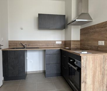 APPARTEMENT T3 A LOUER A ROANNE - PLACE DES PROMENADES - Photo 2