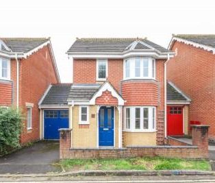 4 bedroom semi-detached house to rent - Photo 2