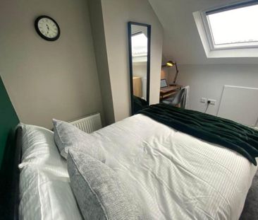 1 bedroom in a house share to rent - Photo 2