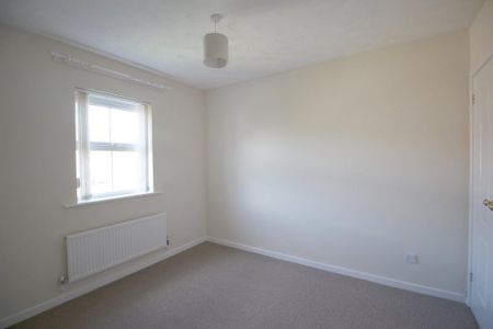 3 bedroom detached house to rent - Photo 2