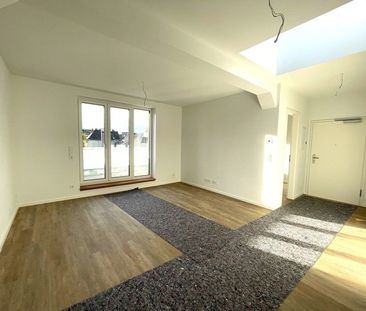 Schöner Wohnen: gemütliches Nest unter dem Dach im Kranoldkiez - Photo 1