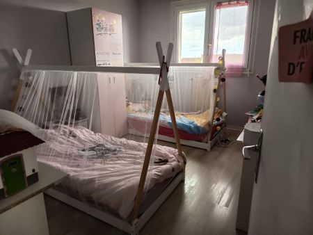 Location Appartement 4 pièces 68m² COLLEVILLE MONTGOMERY 14880 - Photo 2