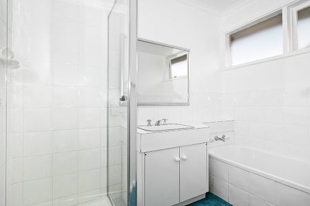 3/4 Maverston Street, Glen Iris VIC 3146 - Photo 3