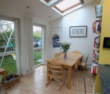 Meadway Drive, Woking, GU21 4TD - Photo 2