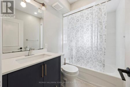 207 MAPLEHURST AVENUE - Photo 2