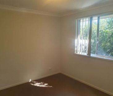 4 BEDROOM HOME WITH DOUBLE GARAGE, ENSUITE, AND COUNTRY VIEWS - Photo 4