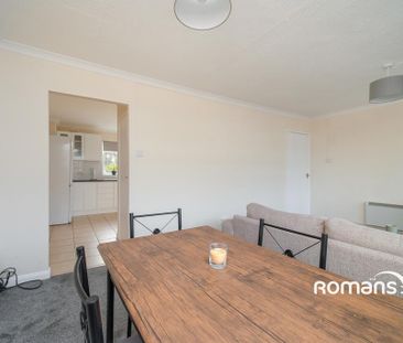 3 bedroom flat to rent - Photo 2