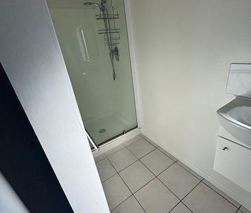 Quiet & Tidy 1-Bedroom Flat in Friendly Community - Photo 4
