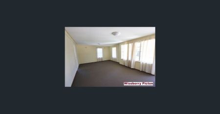 Three Bedroom Beauty !! - Photo 5