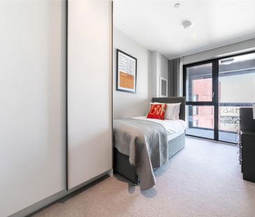 3 bedroom flat to rent - Photo 4