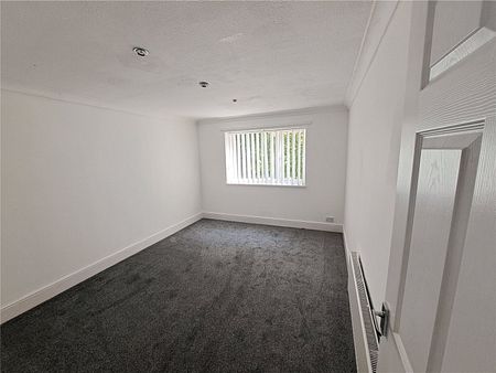 4 Bedroom House To Rent - Photo 2