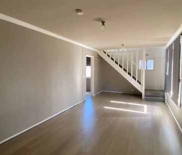 Large Entertaining Area - Photo 6