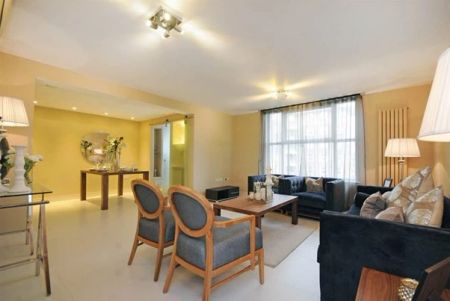 3 Bedroom Flat - Photo 4