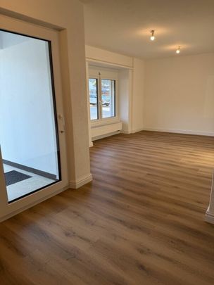 Magnifique 2.5 pces au rez-de-chaussée rénové à neuf au centre de Glovelier - Foto 1