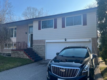 For Lease - 22 Jane Crescent, Barrie, Ontario - Photo 2