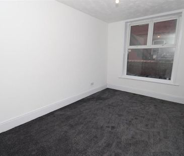 1 bedroom ground floor flat to rent - Photo 3