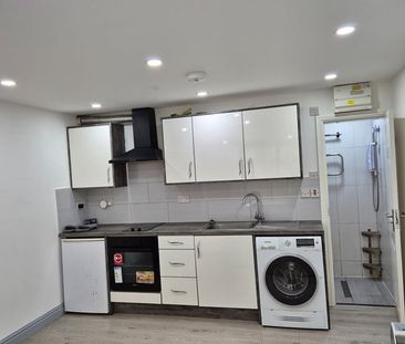 1 Bed Flat, Selly Oak, B29 - Photo 2