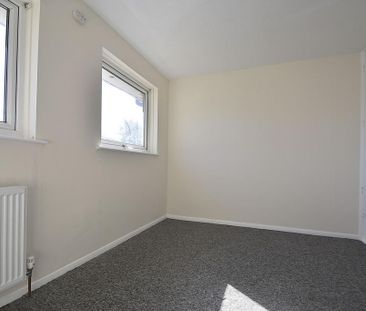 2 bedroom semi-detached house to rent - Photo 6
