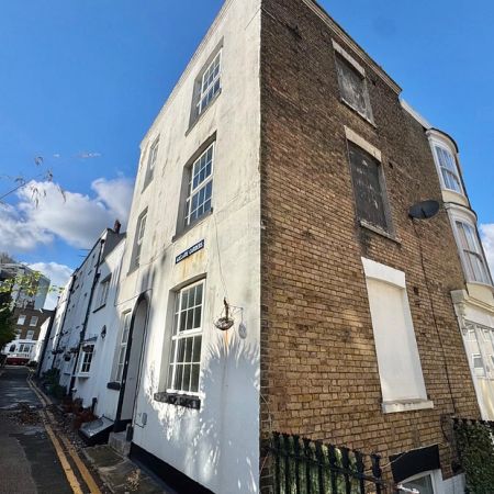 Adelaide Gardens, Ramsgate, CT11 9HH, Kent - Photo 4