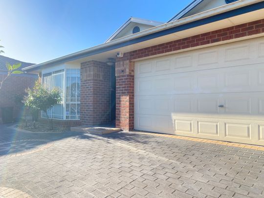 Welcome to Effortless Style - Photo 1