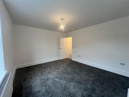 3 Bed Terraced House, Whingate, LS12 - Photo 1