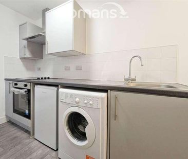Castle Street, High Wycombe, Buckinghamshire, HP13 - Photo 6