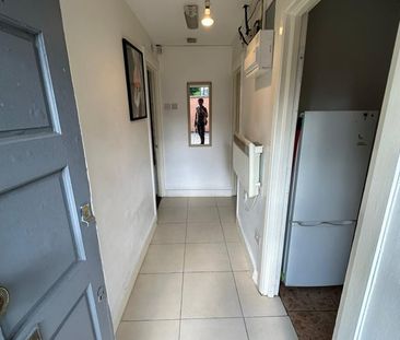 Studio Flat, East Acton Lane, W3 - Photo 1