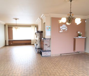 Halfopen huurwoning in het centrum van Izegem met garage - Foto 1