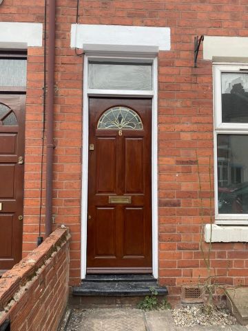 3 Bed Terraced House, Broomfield Road, CV5 - Photo 2