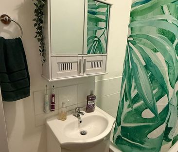 2 Bed Flat, Bloom Grove, SE27 - Photo 3
