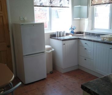 3 beds Worthing St - Photo 3