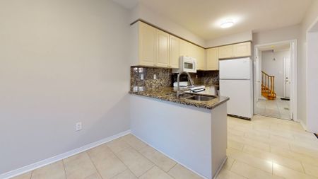 For Lease - 6991 Roundwood Court, Mississauga, Ontario - Photo 2