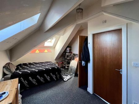 4 bedroom apartment to rent - Photo 4