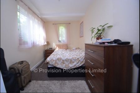 1 Bedroom Flats in Leeds - Photo 2