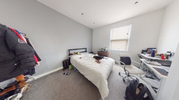 5 Bed - Sackville Street, Woodhouse, Leeds - Photo 1