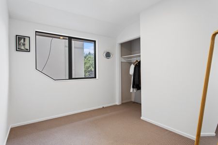 Modern 3 Bedroom Townhouse Riccarton near Hagley Park - Photo 3
