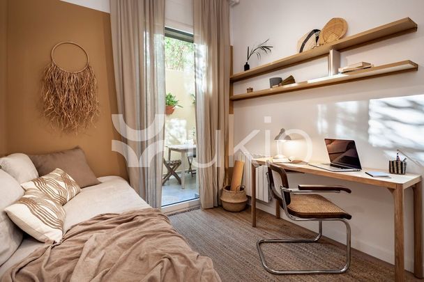 Barcelona Capital, Catalonia 08012 - Photo 1