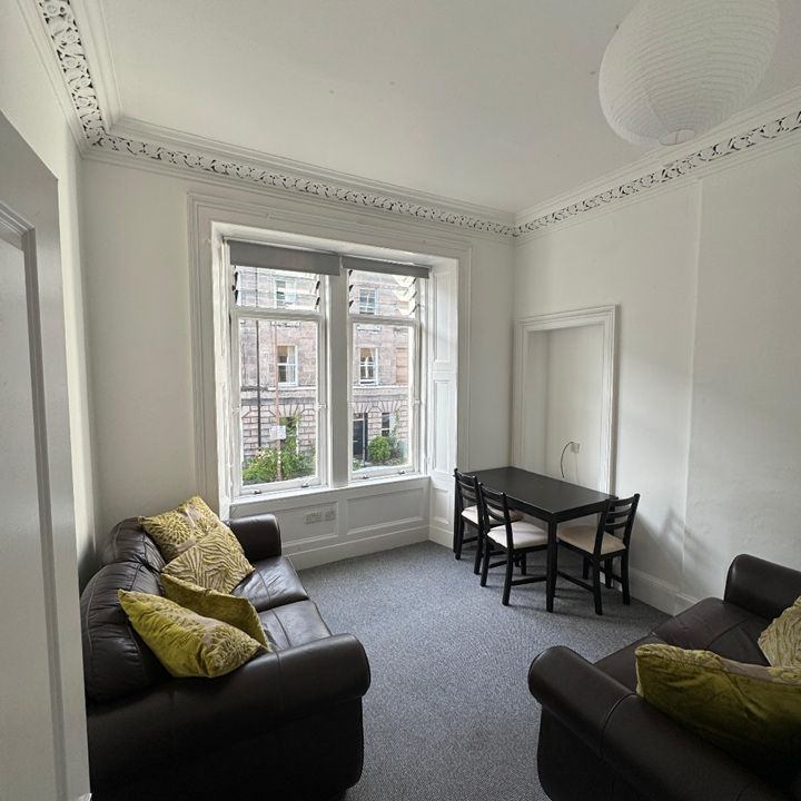 3 Bed Flat, Montague Street, EH8 - Photo 1