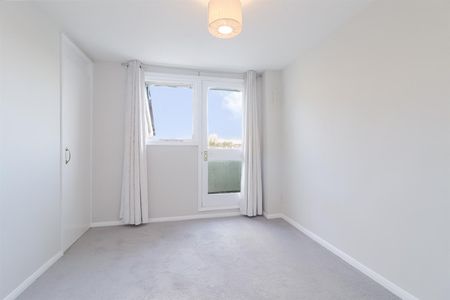A 2 Bedroom Flat in Central Cheltenham GL53 7RB - Photo 5