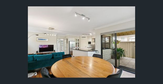 Family Living with Bonus Granny Flat in a Leafy Mount Pleasant Street - Photo 1