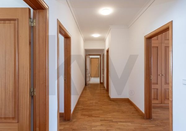 Apartamento T4 em Lisboa