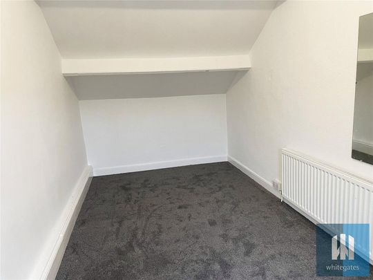 4 bedroom end of terrace house to rent - Photo 1