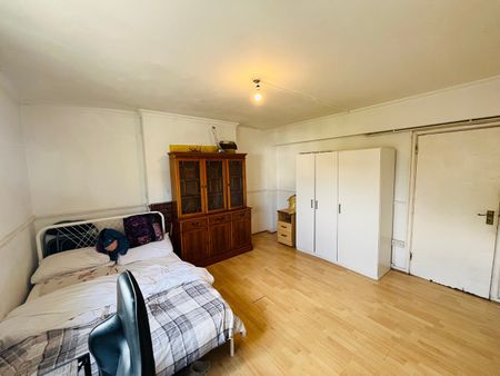 3 Bed Flat, Penrose House, SE17 - Photo 4