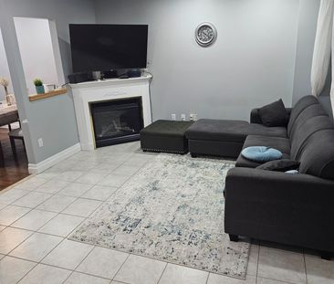 For Lease - 5944 Ridgecrest Trail Unit# Main/2nd Flr, Mississauga, ... - Photo 2