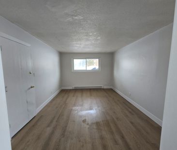 132 Sidney Street apartment — Quinte West, ON (0-Bedroom) - 0 Bedroom - Photo 2