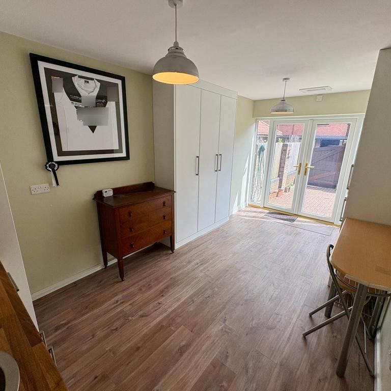3 bedroom terraced house to rent - Photo 1
